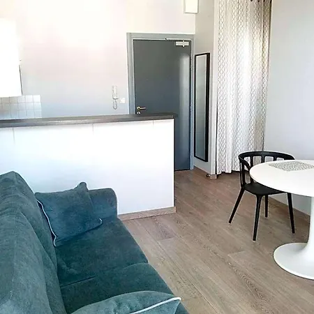 Residencia מלון דירות