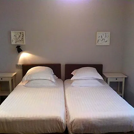 מלון דירות Residencia 3*