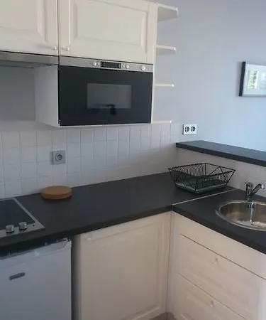 Residencia מלון דירות 3*
